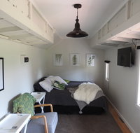 Miners Ridge Vineyard Railway Carriage BB - Accommodation Nelson Bay
