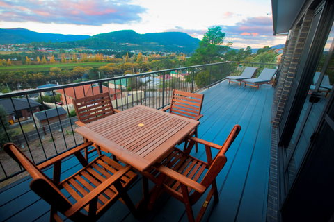 New Norfolk Apartments - Accommodation Nelson Bay 0