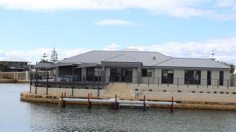 Port Bouvard Retreat - Large Family Friendly Canal Home With Private Jetty - Accommodation Nelson Bay 0