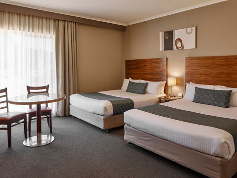 Quality Hotel Dickson - Accommodation Nelson Bay 1
