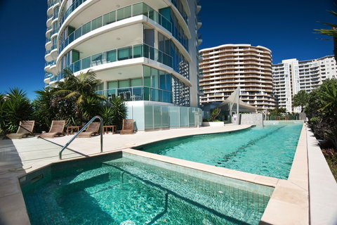 Reflections Coolangatta Beach - Accommodation Nelson Bay 2
