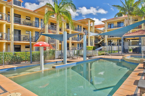 South Pacific Apartments - Accommodation Nelson Bay 1