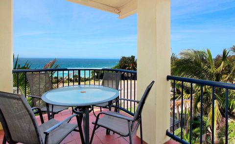 South Pacific Apartments - Accommodation Nelson Bay 2