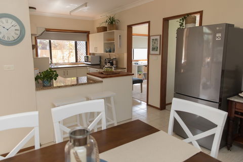 Taranaki Beach Unit - Accommodation Nelson Bay 0