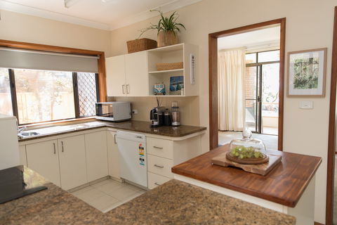Taranaki Beach Unit - Accommodation Nelson Bay 1