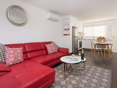 Understated Elegance - Affordable Luxury - Accommodation Nelson Bay 0