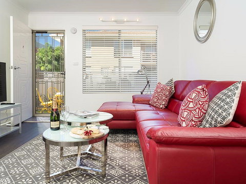 Understated Elegance - Affordable Luxury - Accommodation Nelson Bay 2