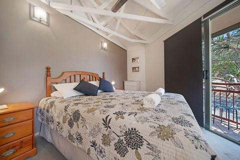 16 Point Lookout Beach Resort - Accommodation Nelson Bay 1