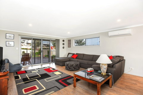 7 Morrison - Accommodation Nelson Bay 1