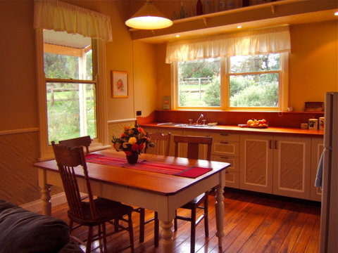 Baranduda Homestead B&B Cottages - Nelsons Bay Accommodation 2