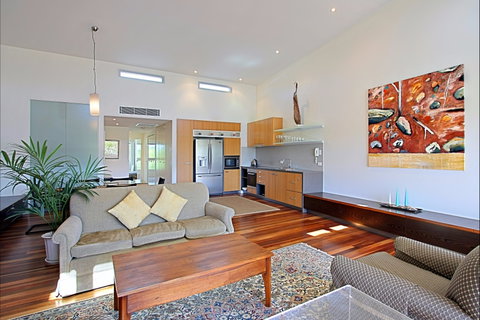Beach Villa 17, East On Byron - Accommodation Nelson Bay 0