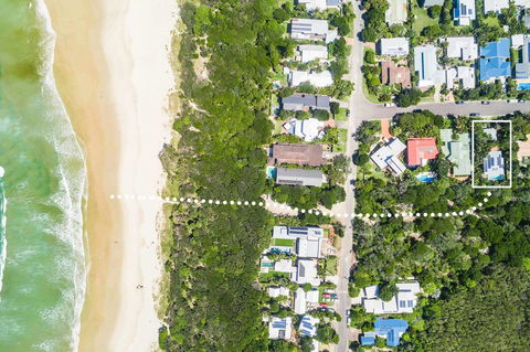 Beach Chalet - Accommodation Nelson Bay 2