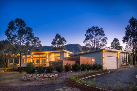 Blue  Cliff Retreat - Accommodation Nelson Bay 0