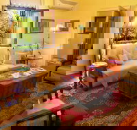 Buxton Manor - Garden and Loft Apartment - Accommodation Nelson Bay