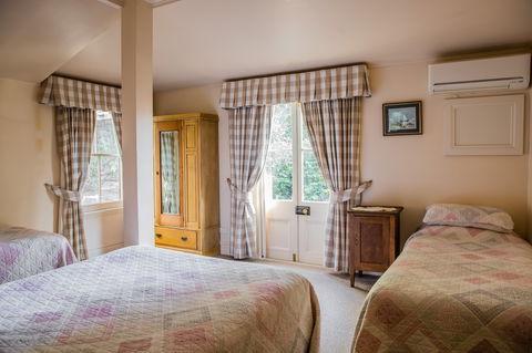 Capers Cottage - Accommodation Nelson Bay 0