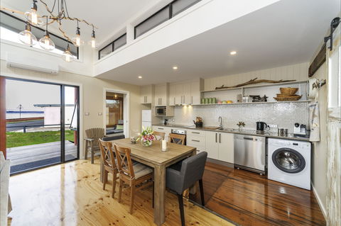Coastal Pods Wynyard - Accommodation Nelson Bay 1