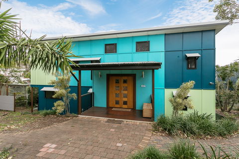 Colours Of Cylinder - Accommodation Nelson Bay 1