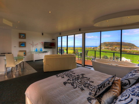 Horizon Deluxe Apartments - Accommodation Nelson Bay 2