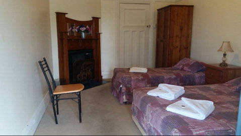 Kitchener Hotel - Accommodation Nelson Bay 2