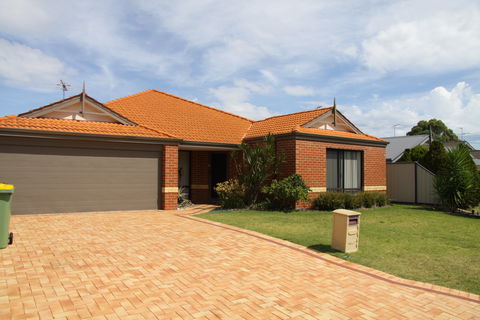 Mandurah Golf Links Retreat - Accommodation Nelson Bay 0