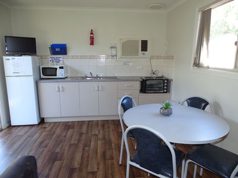 Moonta Bay Cabins - Cabin 2 - Accommodation Nelson Bay 1