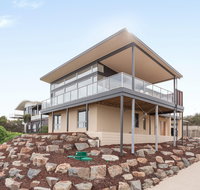Neighbour Avenue - Accommodation Nelson Bay