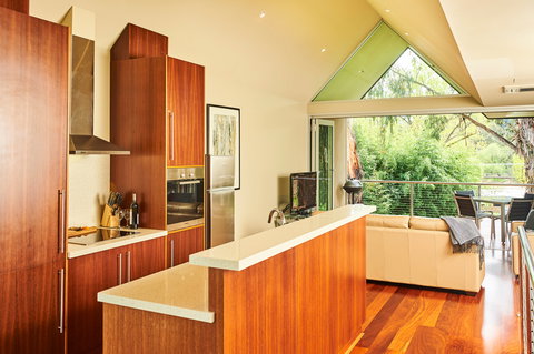 No. 6 Luxury Private Haven - Accommodation Nelson Bay 2