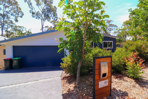 Sunset On Lake Point - Accommodation Nelson Bay 0