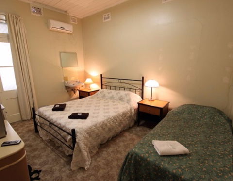 The Central Hotel Cootamundra - Accommodation Nelson Bay 1