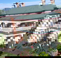 The Grand On Macfie - Accommodation Nelson Bay