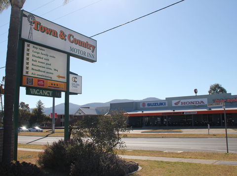 Town And Country Motor Inn - Tamworth - Accommodation Nelson Bay 1