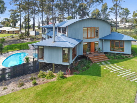 Tura Tree House - Accommodation Nelson Bay 0