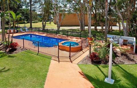Yamba Aston Motel - Accommodation Nelson Bay 2