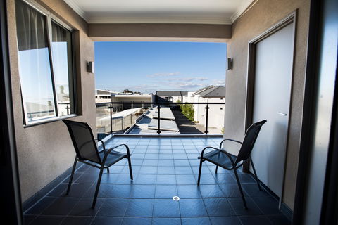 Zappeion Apartments - Accommodation Nelson Bay 2