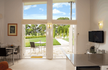 The Gatehouse At Villa Raedward - Accommodation Nelson Bay 4