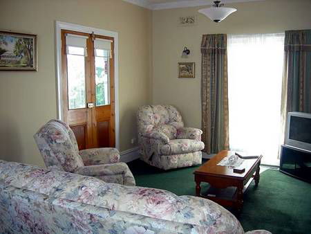 Airleigh - Rose Cottage - Accommodation Nelson Bay 1