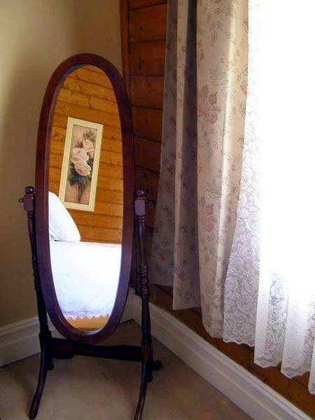 Airleigh - Rose Cottage - Accommodation Nelson Bay 3