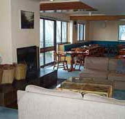 Trackers Mountain Lodge - Accommodation Nelson Bay