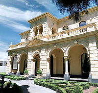 Hotel Charsfield - Accommodation Nelson Bay