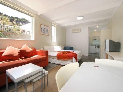 Oceanic Apartments - Accommodation Nelson Bay 4