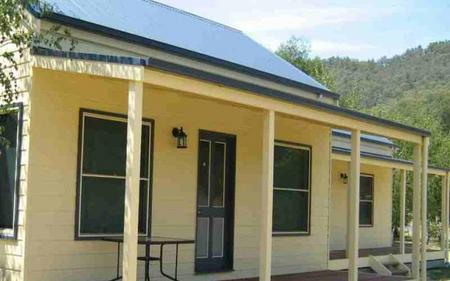 Alpine Valley Cottages - Accommodation Nelson Bay 1