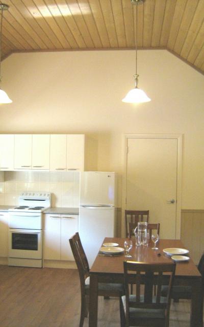 Alpine Valley Cottages - Accommodation Nelson Bay 4