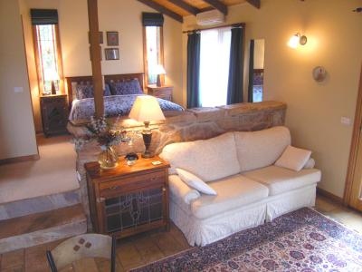 Wombat Hills Cottages - Accommodation Nelson Bay 1
