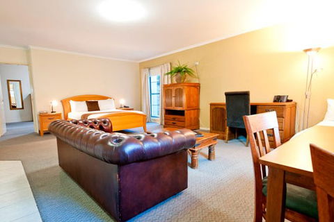 Quality Inn And Suites The Menzies - Accommodation Nelson Bay 2