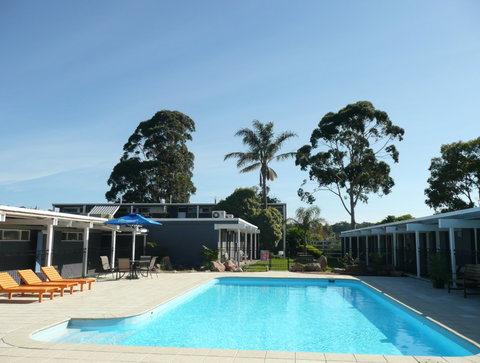 Mallacoota Hotel Motel - Accommodation Nelson Bay 5