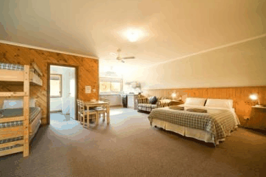 Banjo’s All Seasons Accommodation - Accommodation Nelson Bay 1