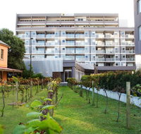Honeysuckle Executive Apartments - Accommodation Nelson Bay