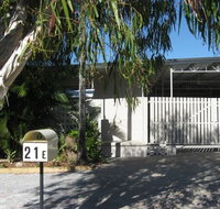 Beach Units Tannum Sands - Accommodation Nelson Bay