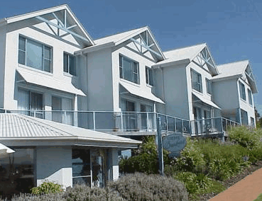 Breakers Apartments Mollymook - Accommodation Nelson Bay 2