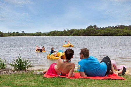 Blue Dolphin Resort & Holiday Park - Accommodation Nelson Bay 2